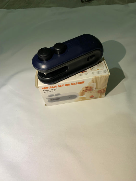Mini Seal Machine, Mini Portable Sealer, 2 in 1 Sealer And Cutter, USB Rechargeable, Heating Sealer & Cutter, Portable Handheld Vacuum Sealer For Food, Snacks, & Chips, Plastic Bags Sealing Machine. (Multi C